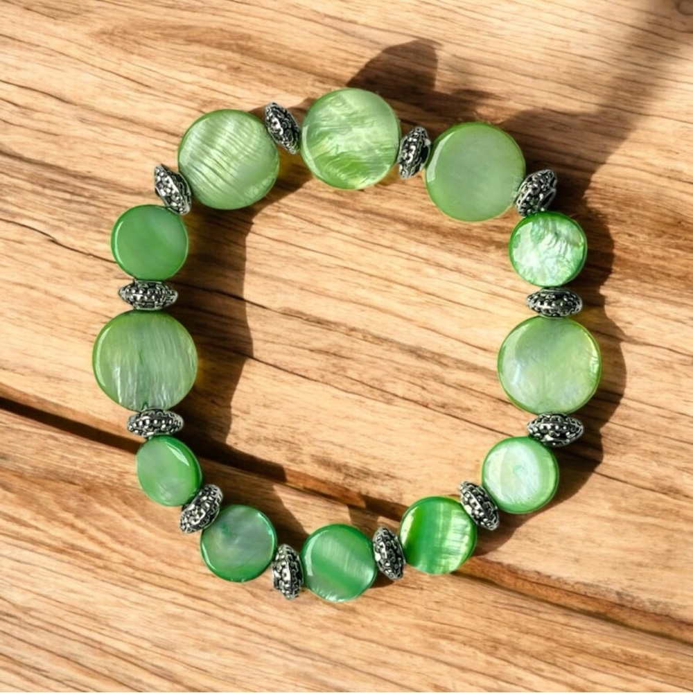 Green Mother of Pearl Beaded Bracelet